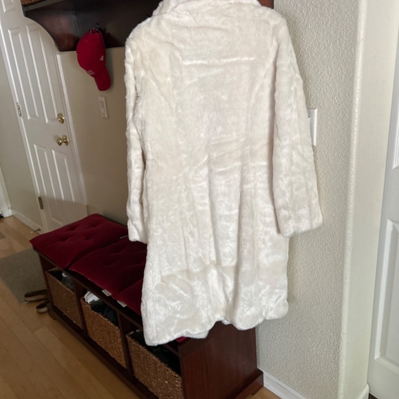 VENUS: midi faux fur coat NWOT - Picture 3 of 3